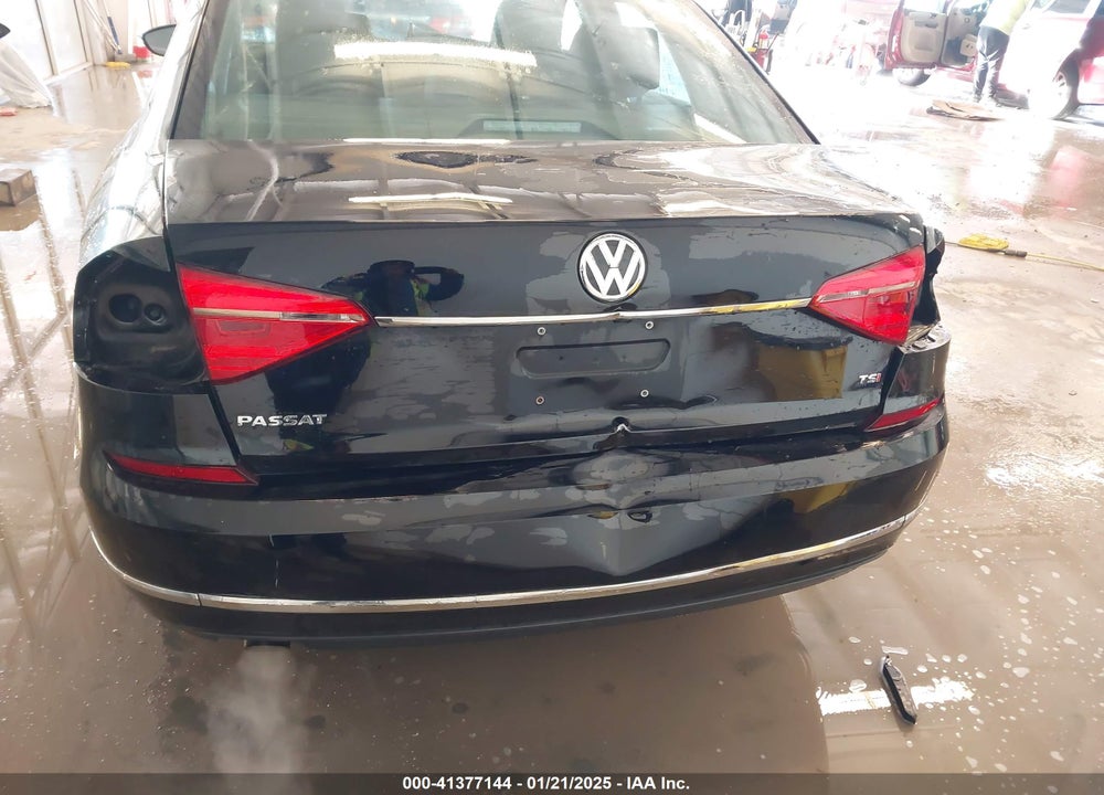 2016 VOLKSWAGEN PASSAT VIN: 1VWAT7A31GC047380