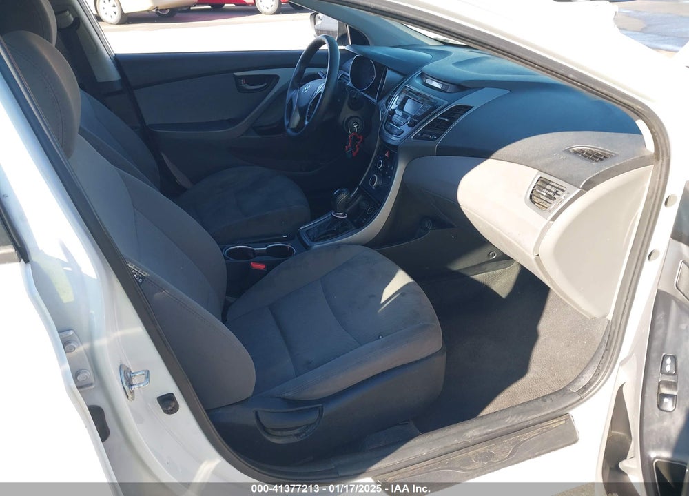 2014 HYUNDAI ELANTRA SE VIN: 5NPDH4AE3EH516648