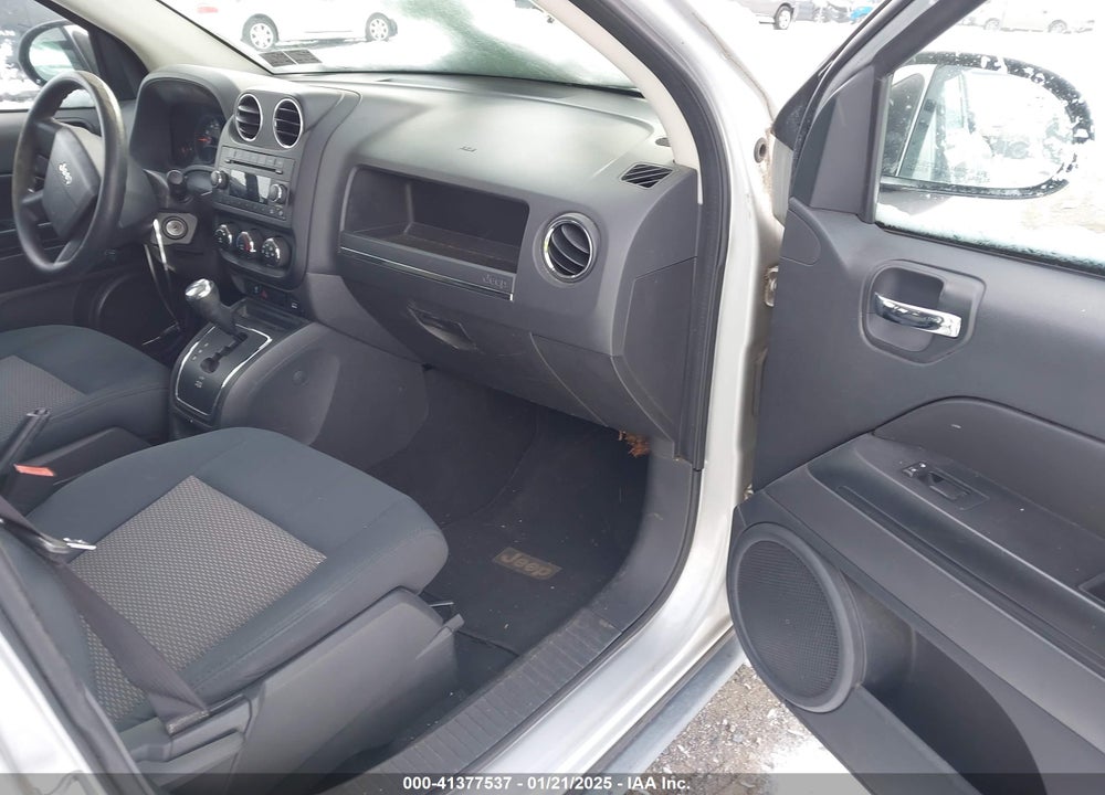 2010 JEEP COMPASS SPORT VIN: 1J4NF4FB5AD592939
