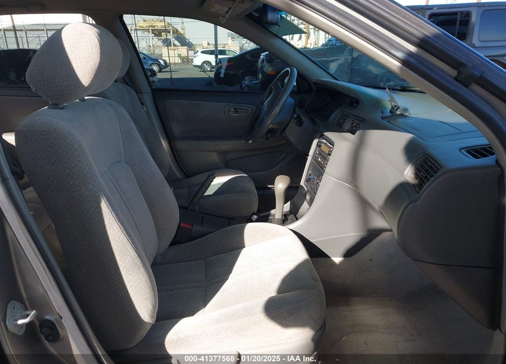 2000 TOYOTA CAMRY VIN: 4T1BG22K2YU706711