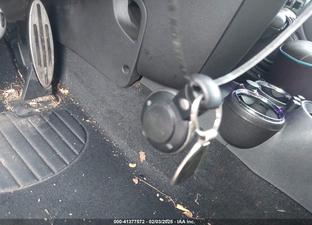 2013 MINI CONVERTIBLE COOPER S VIN: WMWZP3C54DT297304