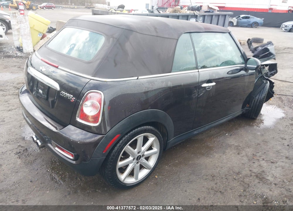 2013 MINI CONVERTIBLE COOPER S VIN: WMWZP3C54DT297304