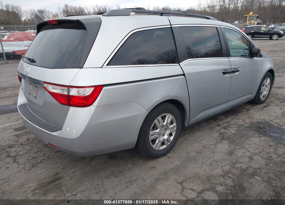 2011 HONDA ODYSSEY LX VIN: 5FNRL5H27BB076790