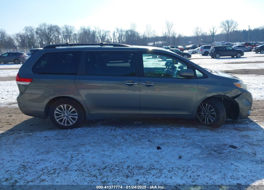 2012 TOYOTA SIENNA XLE V6 8 PASSENGER VIN: 5TDYK3DC9CS187680
