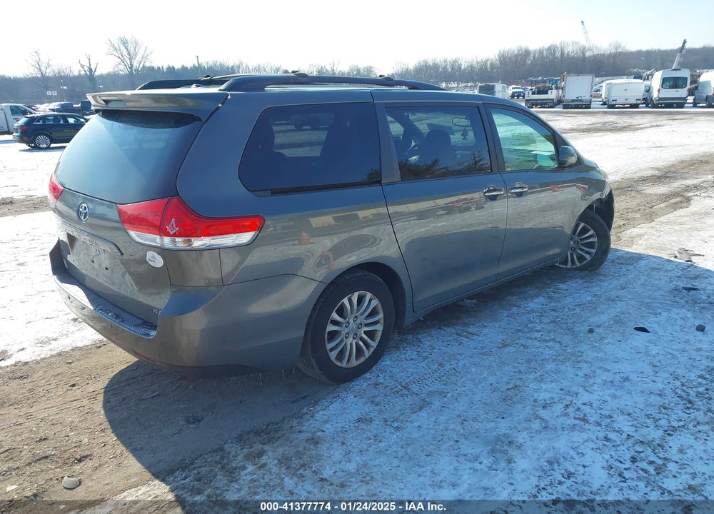 2012 TOYOTA SIENNA XLE V6 8 PASSENGER VIN: 5TDYK3DC9CS187680