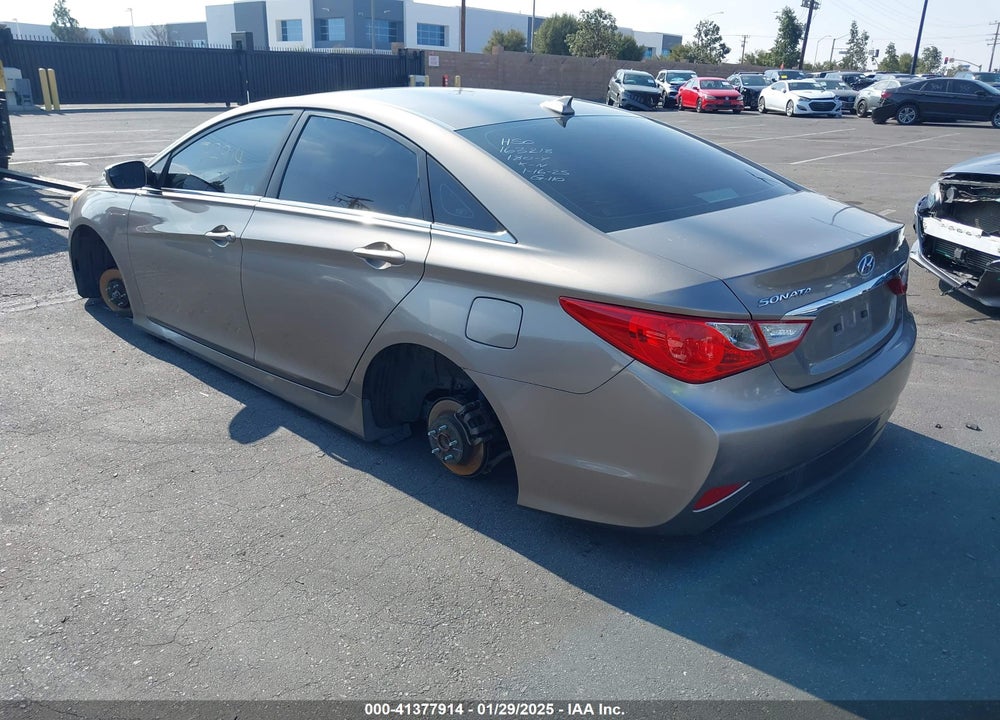 2014 HYUNDAI SONATA GLS VIN: 5NPEB4AC1EH833901