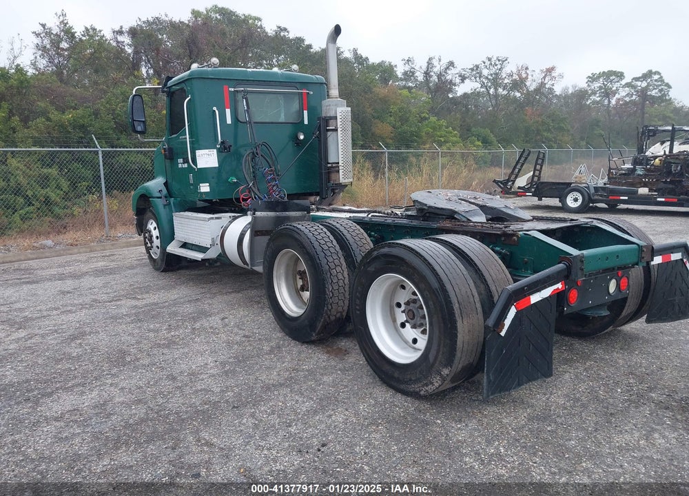 2005 INTERNATIONAL 9200 9200I VIN: 3HSCESBR75N175616