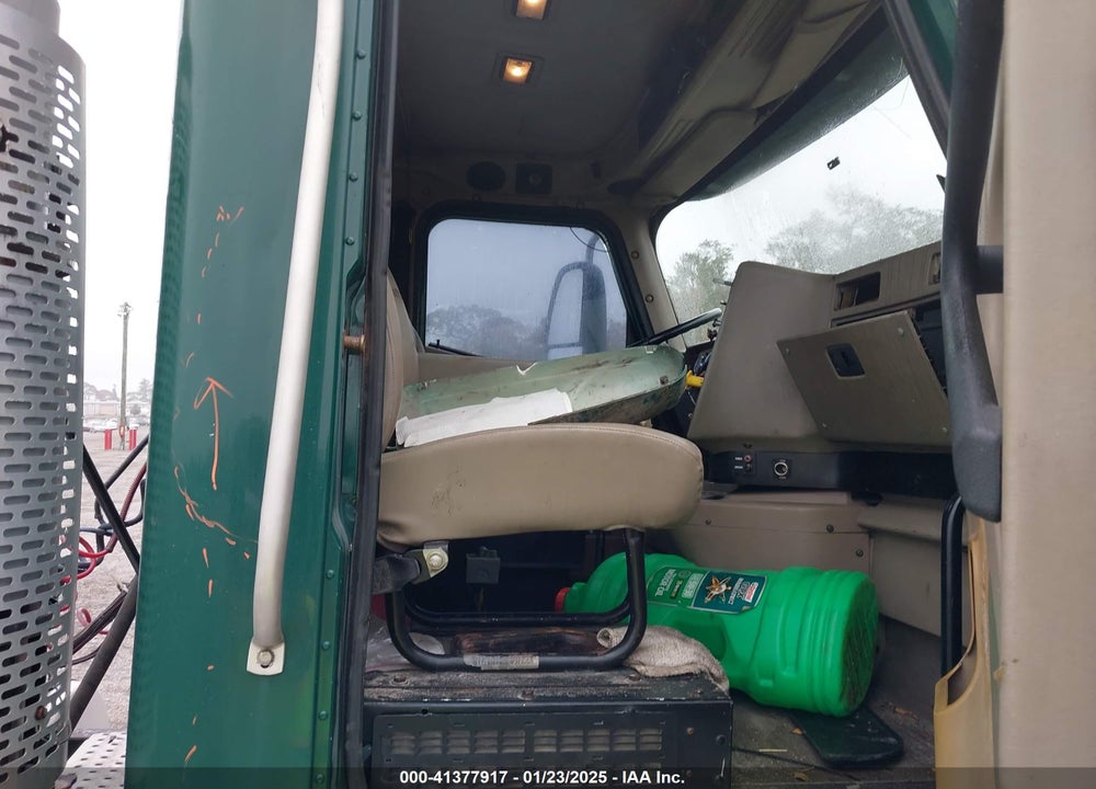 2005 INTERNATIONAL 9200 9200I VIN: 3HSCESBR75N175616
