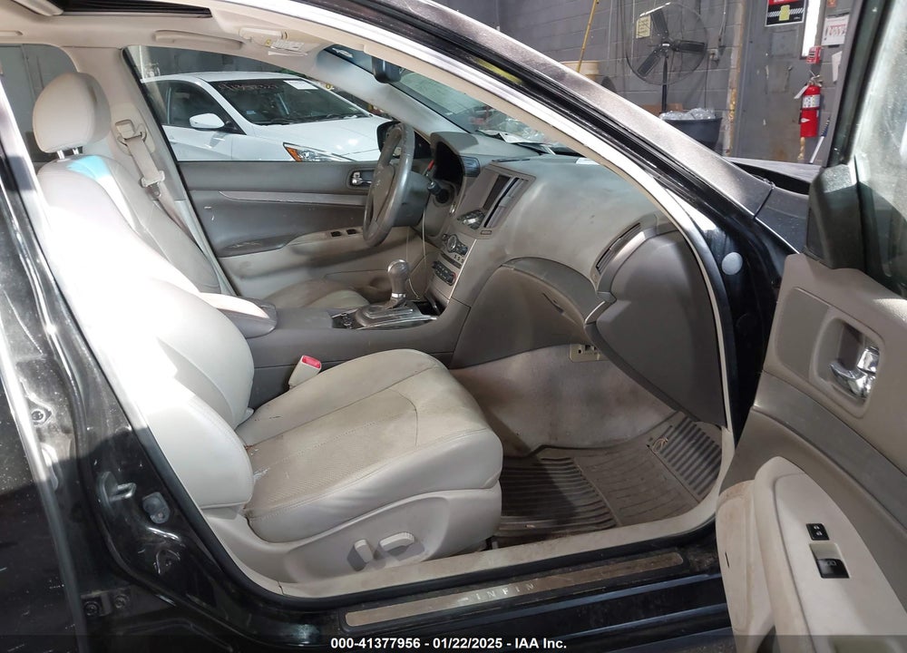 2011 INFINITI G37X VIN: JN1CV6AR4BM352432
