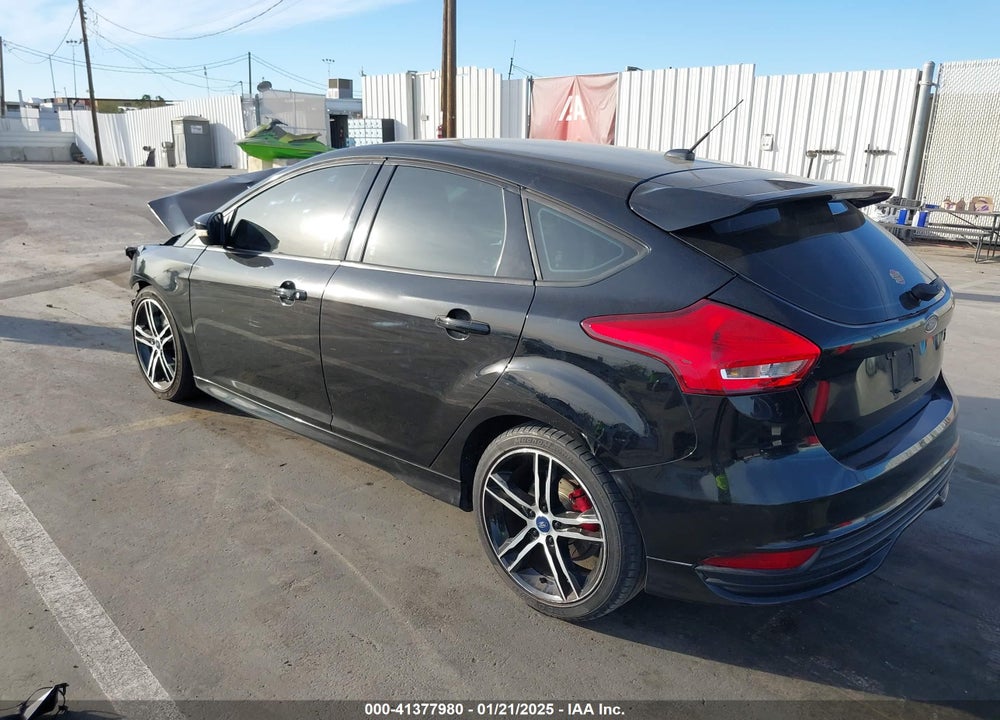 2018 FORD FOCUS ST VIN: 1FADP3L90JL260557