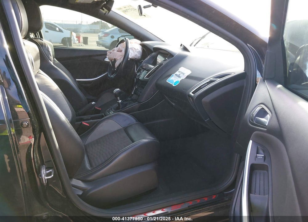 2018 FORD FOCUS ST VIN: 1FADP3L90JL260557