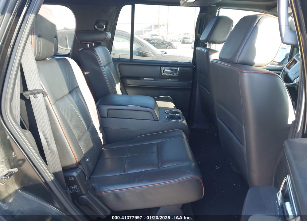 2007 LINCOLN NAVIGATOR ULTIMATE VIN: 5LMFU275X7LJ17484
