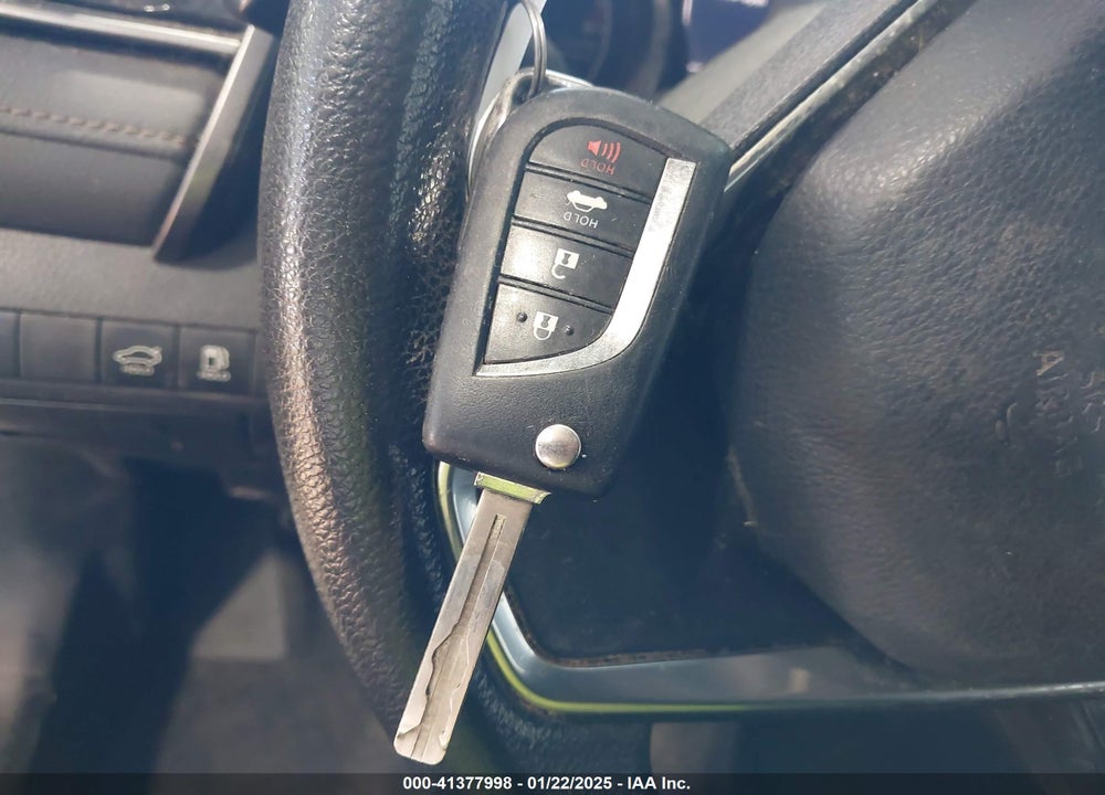2019 TOYOTA CAMRY VIN: 4T1B11HK4KU256604