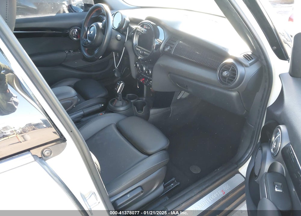 2020 MINI HARDTOP VIN: WMWXU9C06L2L54257