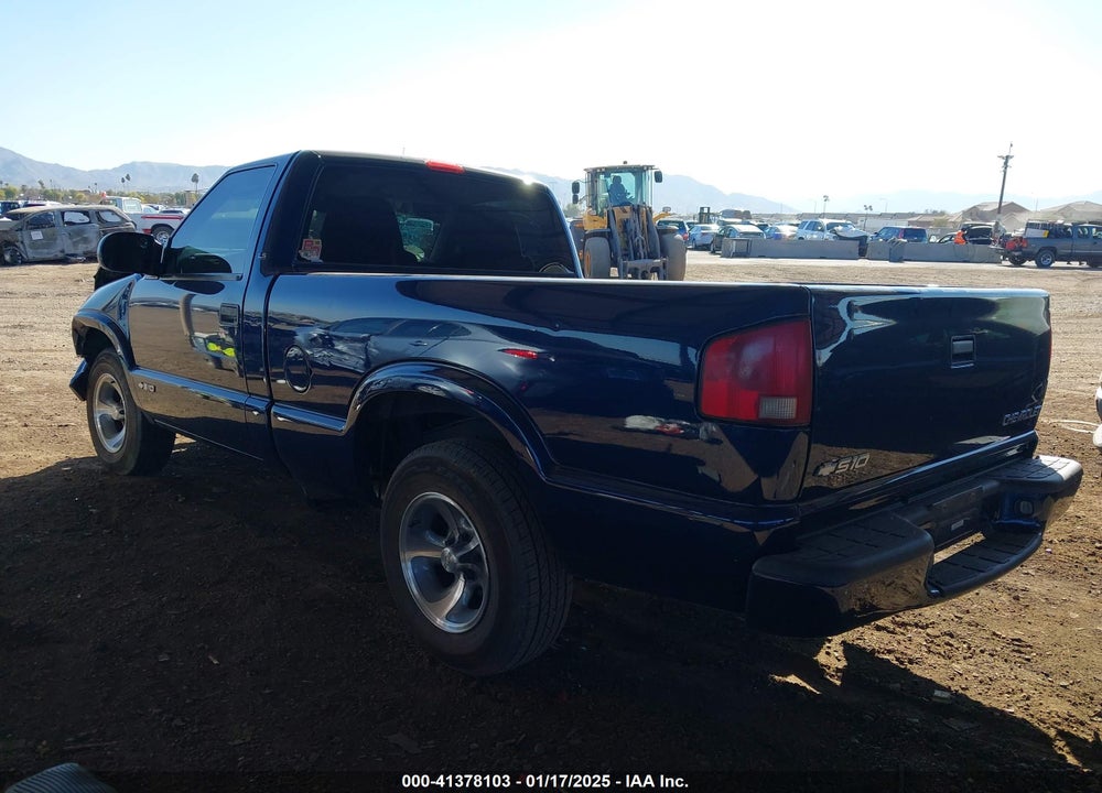 2002 CHEVROLET S-10 LS VIN: 1GCCS145928139437