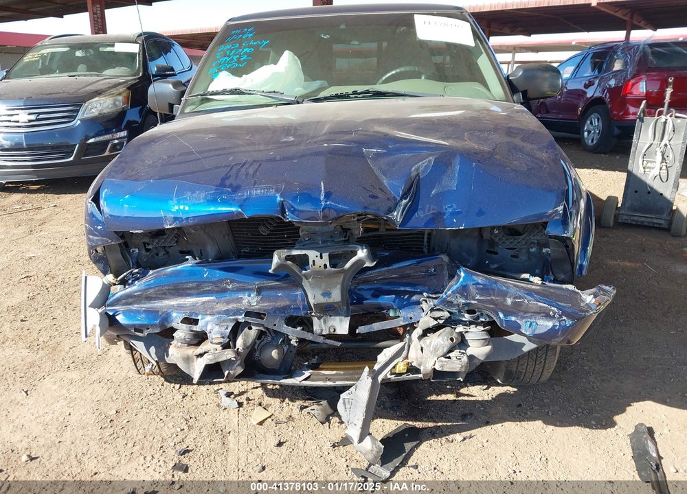 2002 CHEVROLET S-10 LS VIN: 1GCCS145928139437