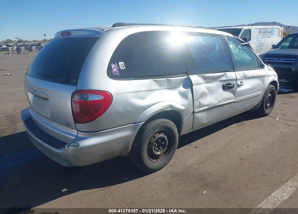 2005 CHRYSLER TOWN & COUNTRY LX VIN: 2C4GP44R15R376066