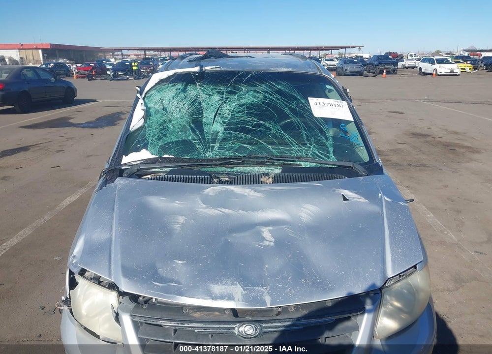 2005 CHRYSLER TOWN & COUNTRY LX VIN: 2C4GP44R15R376066