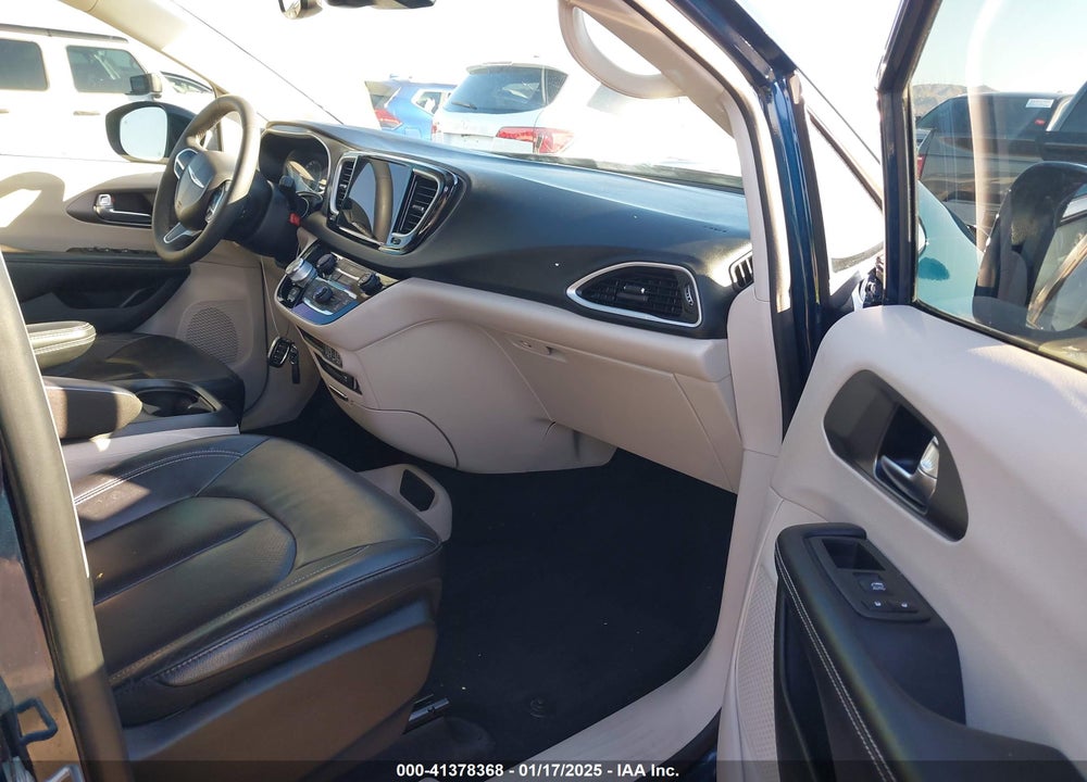 2022 CHRYSLER PACIFICA TOURING L VIN: 2C4RC1BG0NR218029