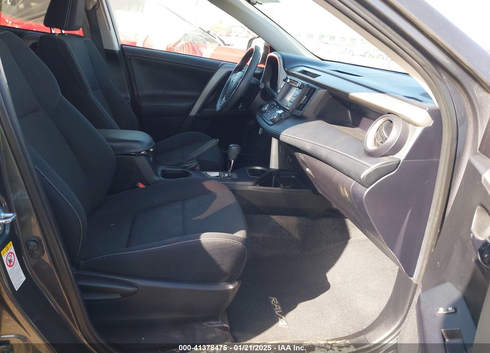 2016 TOYOTA RAV4 XLE VIN: 2T3WFREV2GW262268