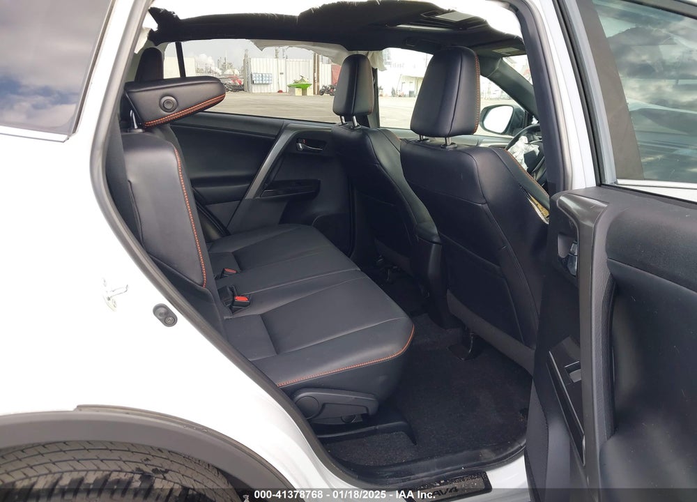 2018 TOYOTA RAV4 SE VIN: 2T3NFREV1JW464019
