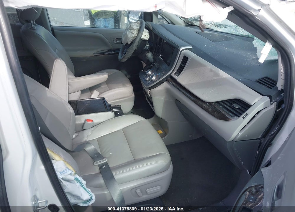 2020 TOYOTA SIENNA XLE VIN: 5TDYZ3DC5LS083490