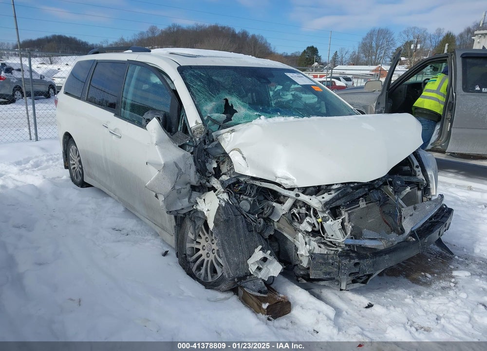 2020 TOYOTA SIENNA XLE VIN: 5TDYZ3DC5LS083490