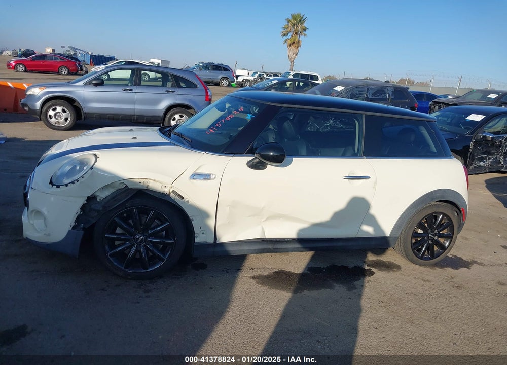 2015 MINI HARDTOP COOPER S VIN: WMWXP7C5XF2A38505