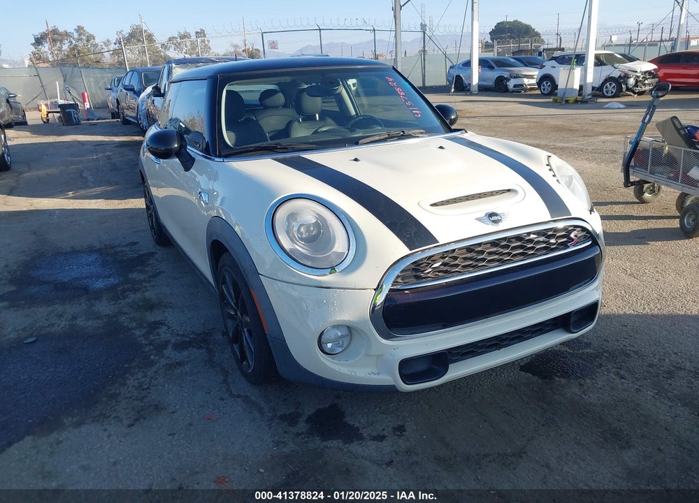 2015 MINI HARDTOP COOPER S VIN: WMWXP7C5XF2A38505