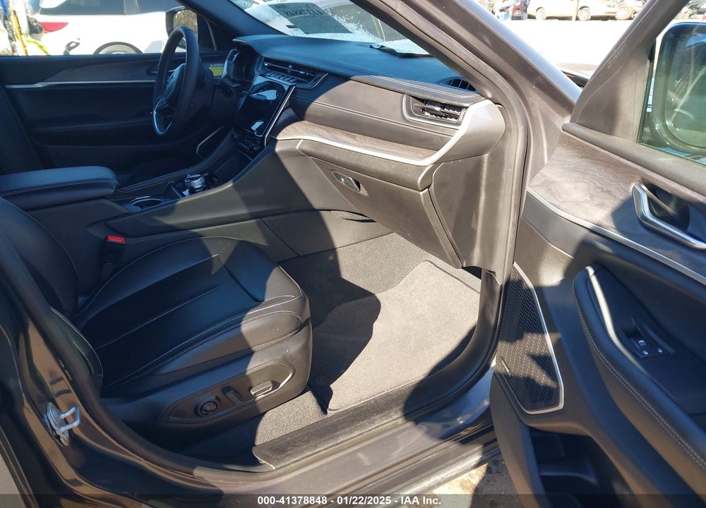 2024 JEEP GRAND CHEROKEE 4XE VIN: 1C4RJYB60RC125483