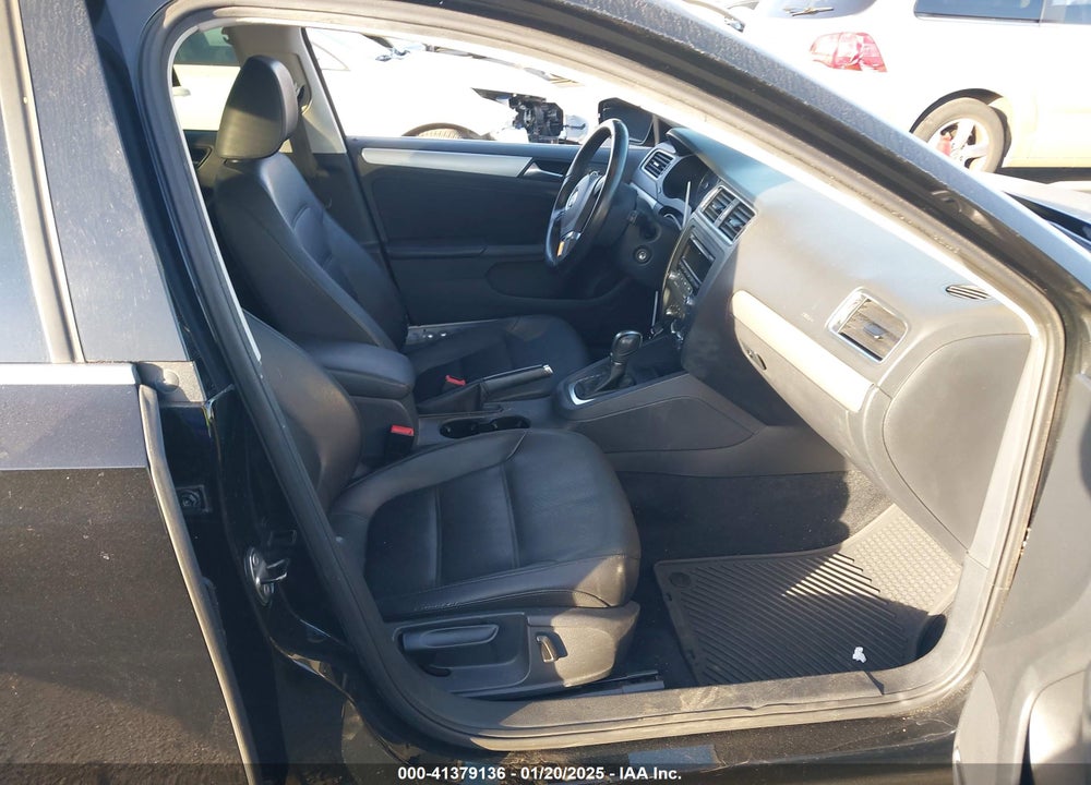 2013 VOLKSWAGEN JETTA VIN: 3VWDP7AJ7DM437233