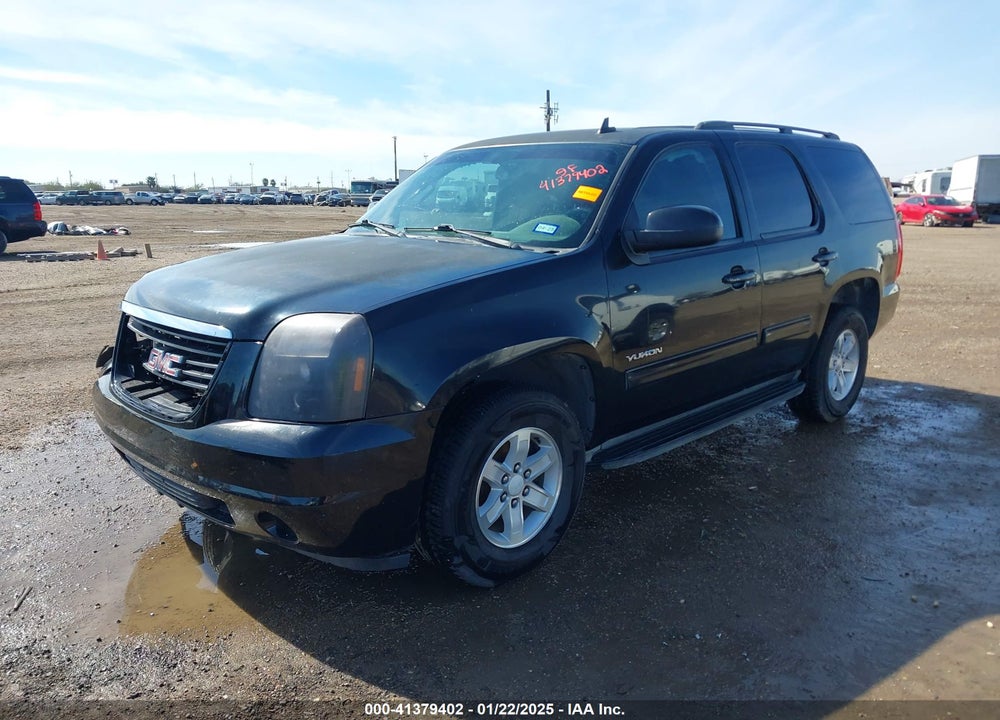 2011 GMC YUKON SLE VIN: 1GKS1AE01BR108215