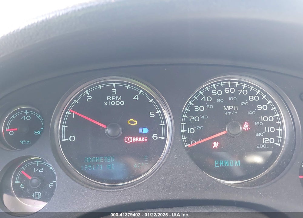2011 GMC YUKON SLE VIN: 1GKS1AE01BR108215