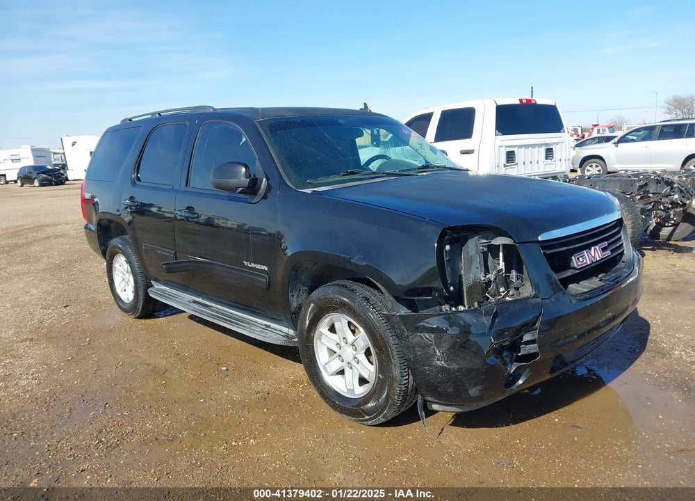 2011 GMC YUKON SLE VIN: 1GKS1AE01BR108215