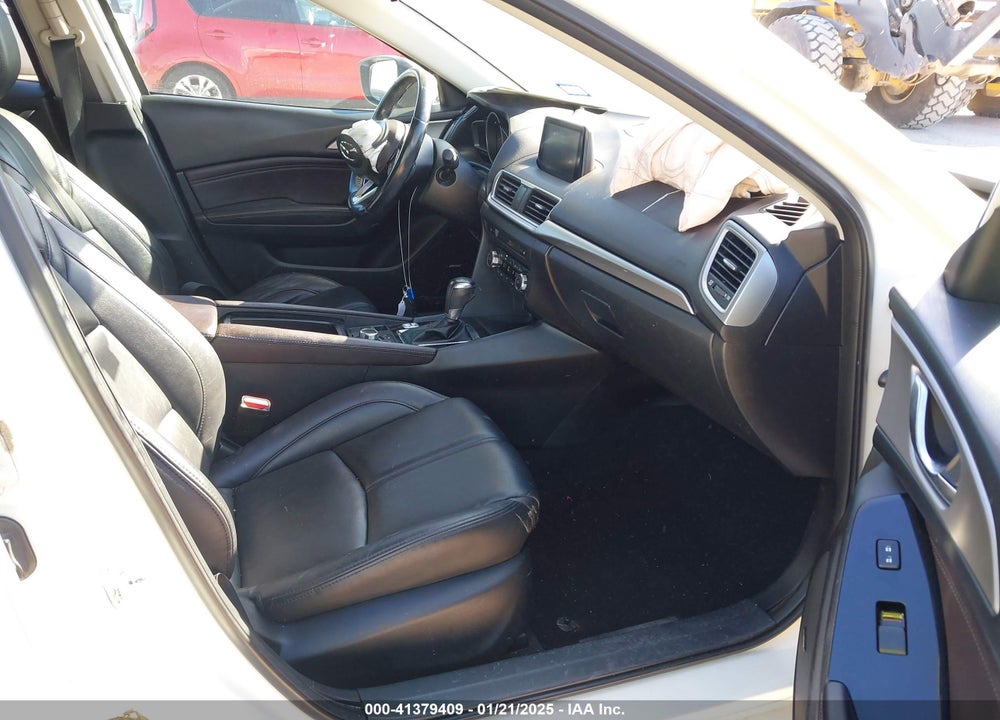 2018 MAZDA MAZDA3 VIN: 3MZBN1V34JM167864