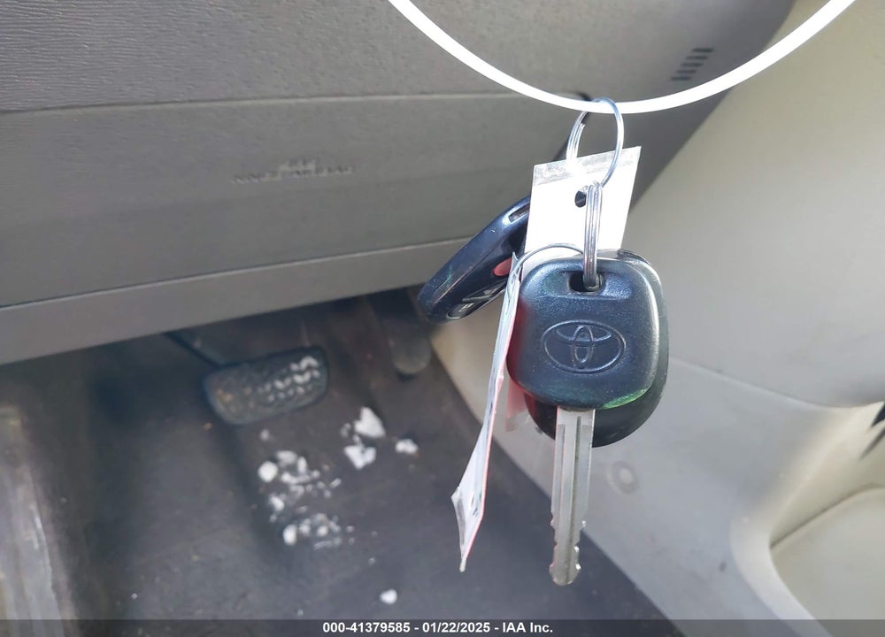 2011 TOYOTA SIENNA LE V6 VIN: 5TDKK3DC8BS007190