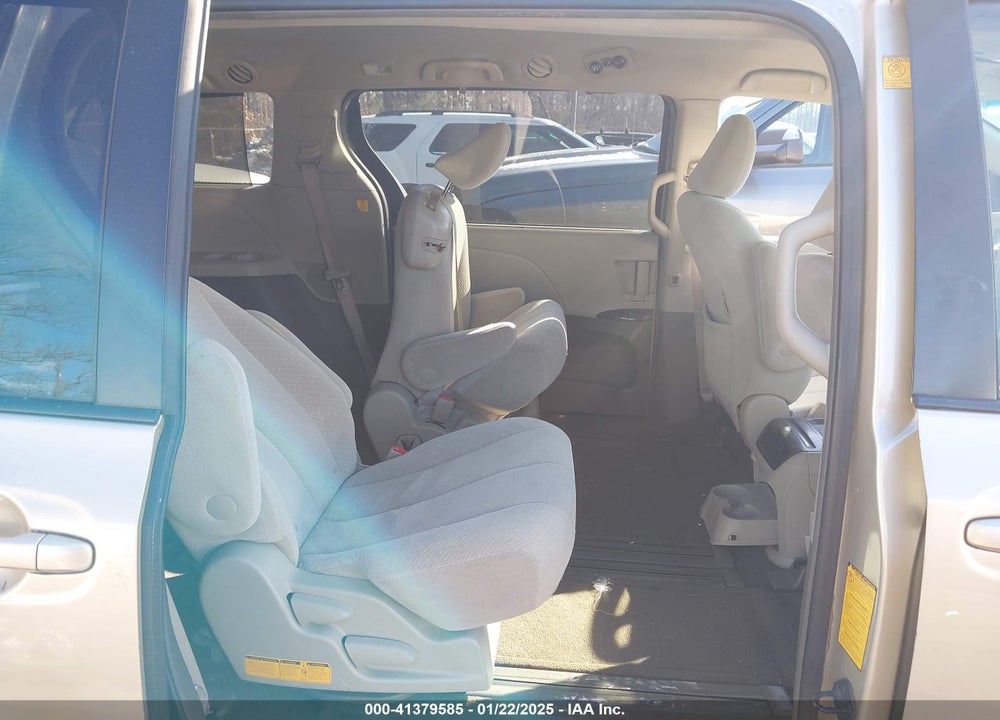 2011 TOYOTA SIENNA LE V6 VIN: 5TDKK3DC8BS007190