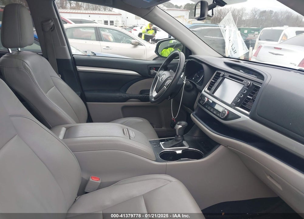 2014 TOYOTA HIGHLANDER XLE V6 VIN: 5TDKKRFH2ES010070