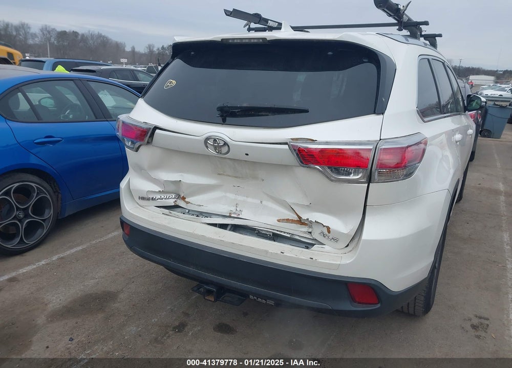 2014 TOYOTA HIGHLANDER XLE V6 VIN: 5TDKKRFH2ES010070