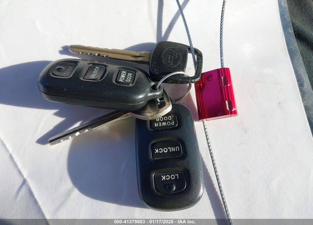 2001 TOYOTA SIENNA LE VIN: 4T3ZF13C81U395852