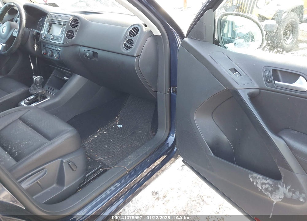 2013 VOLKSWAGEN TIGUAN SE VIN: WVGBV3AX7DW591725