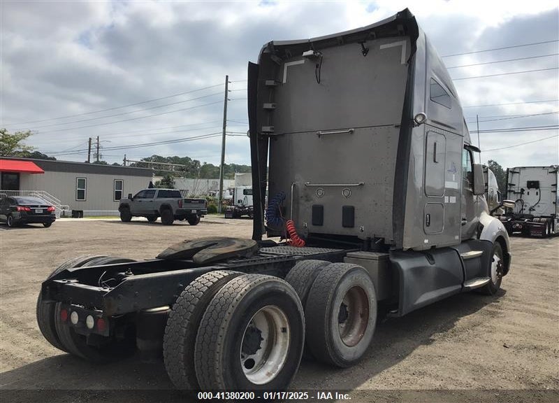 2018 KENWORTH T680 VIN: 1XKYDP9X5JJ189602