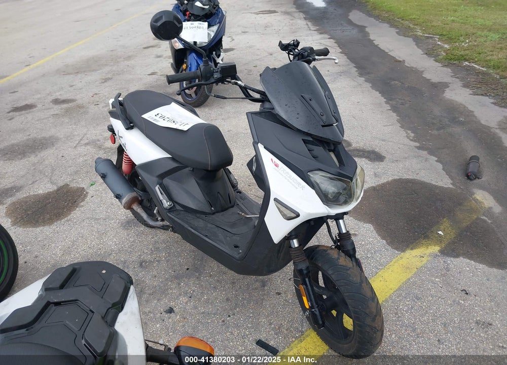 2021 SCOOTER YNGF 150CC VIN: LL0TCKPD6NG001361