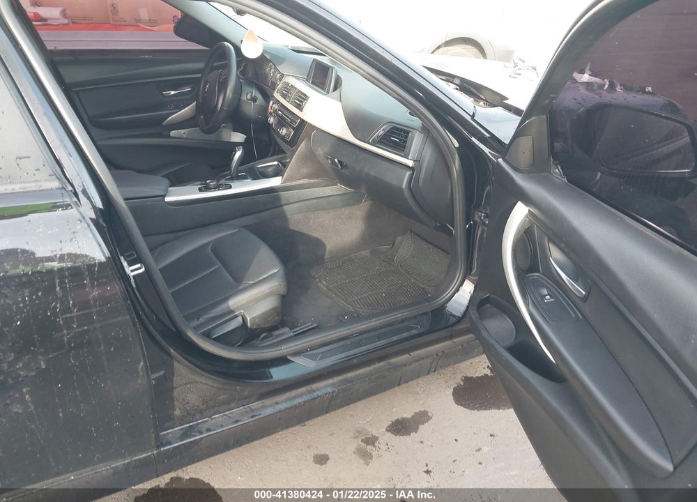 2016 BMW 320 VIN: WBA8E1G57GNU10039