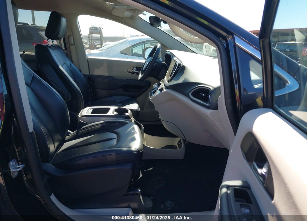 2023 CHRYSLER PACIFICA TOURING L VIN: 2C4RC1BG8PR593721