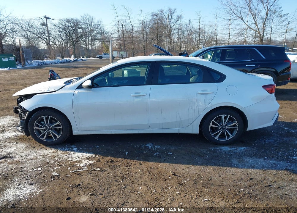 2024 KIA FORTE LXS VIN: 3KPF24AD2RE810683