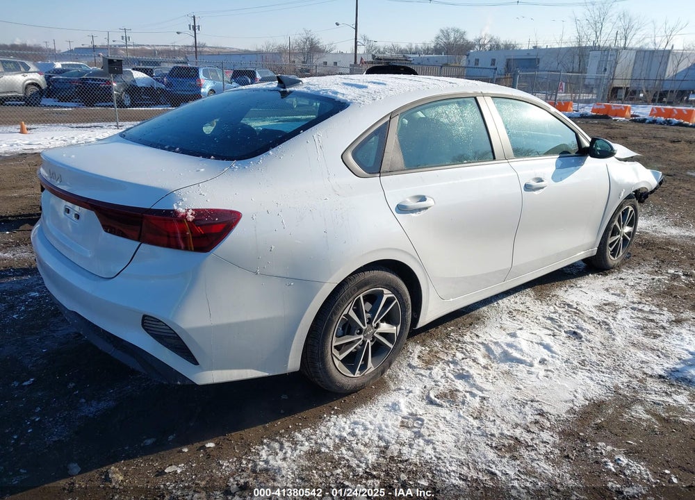 2024 KIA FORTE LXS VIN: 3KPF24AD2RE810683
