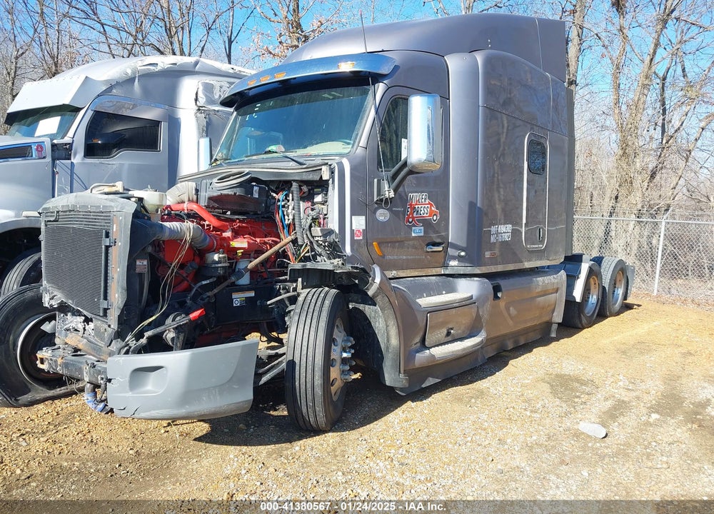 2017 PETERBILT 579 VIN: 1XPBD49X2HD355288