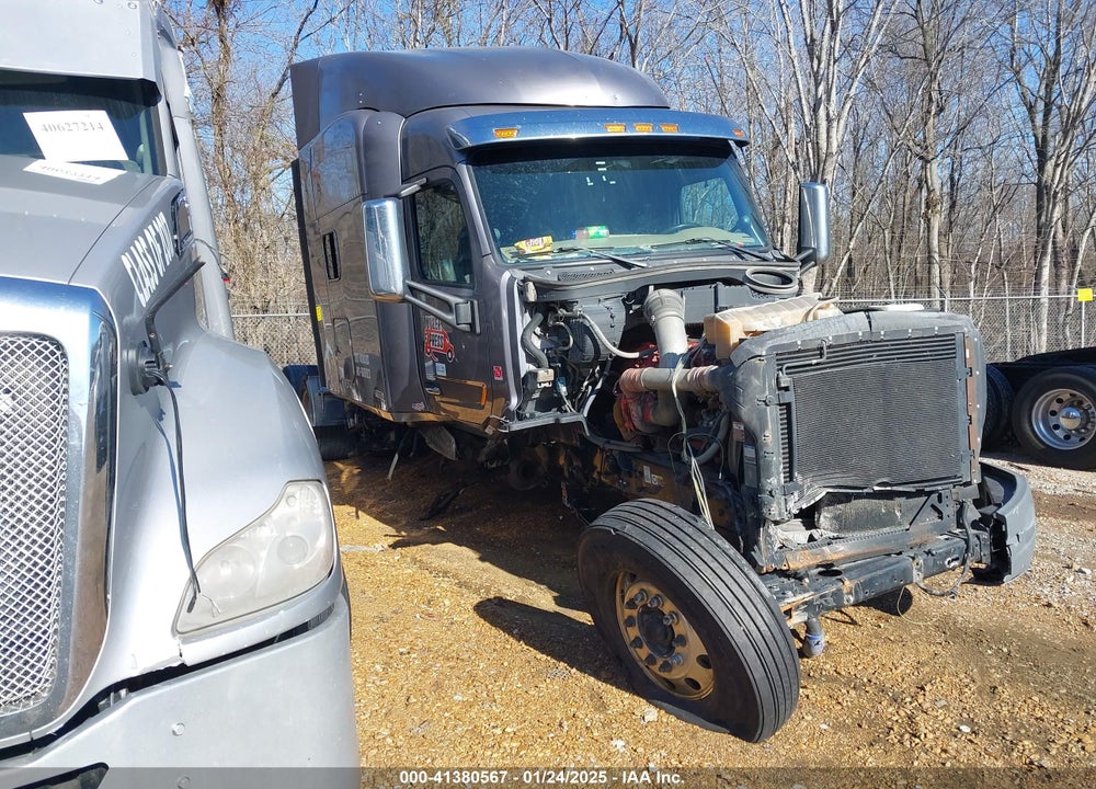 2017 PETERBILT 579 VIN: 1XPBD49X2HD355288
