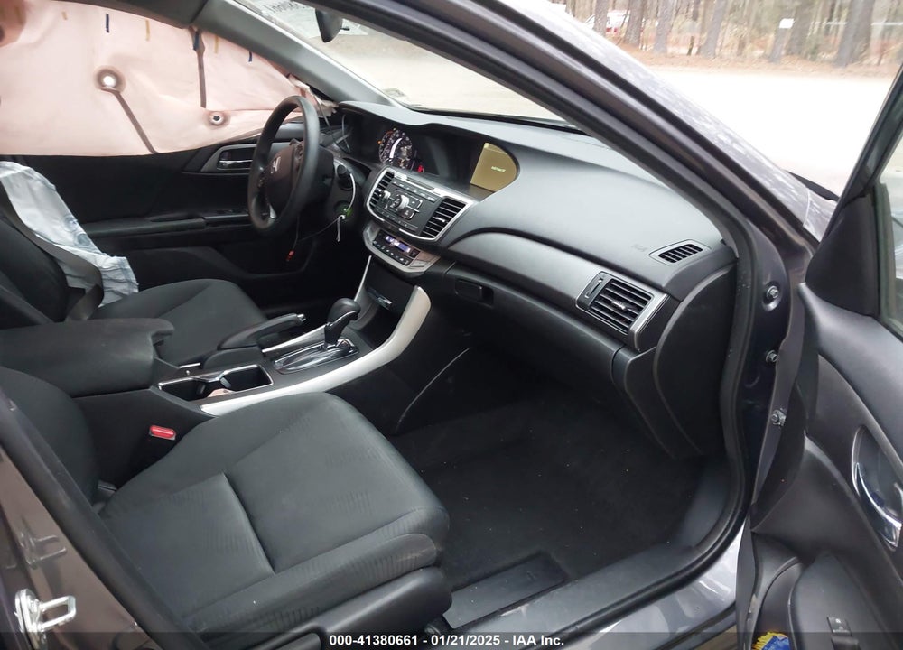 2015 HONDA ACCORD VIN: 1HGCR2F33FA235884